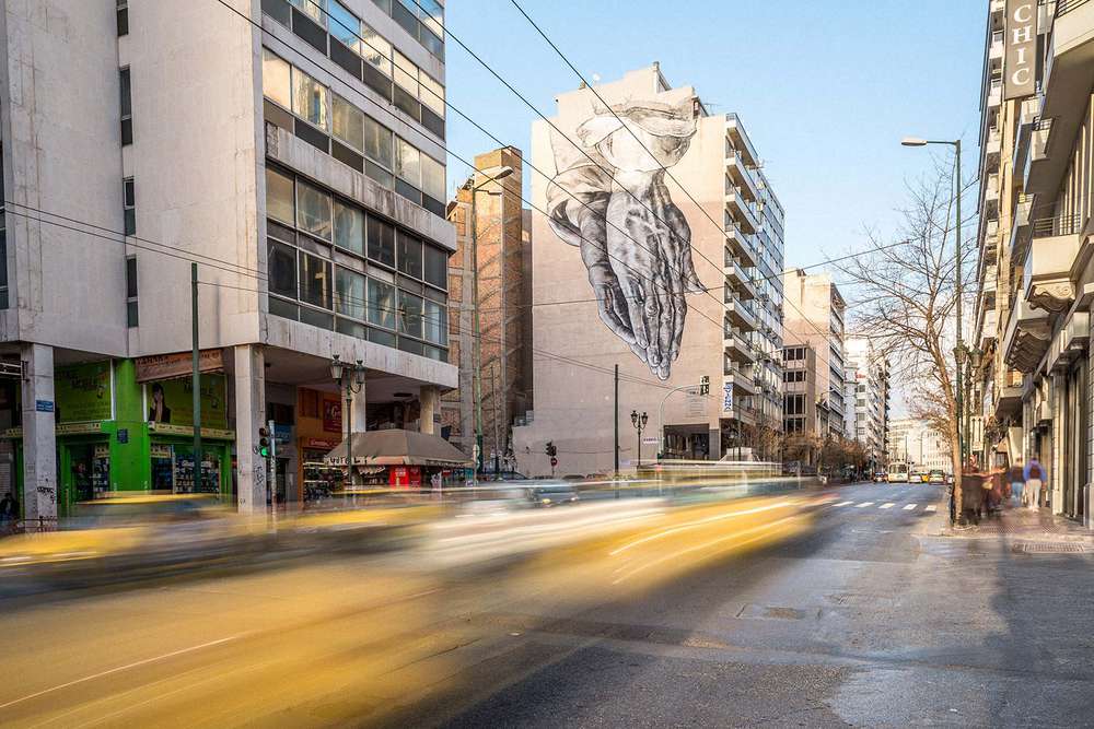 Pireos Street, Hands of God